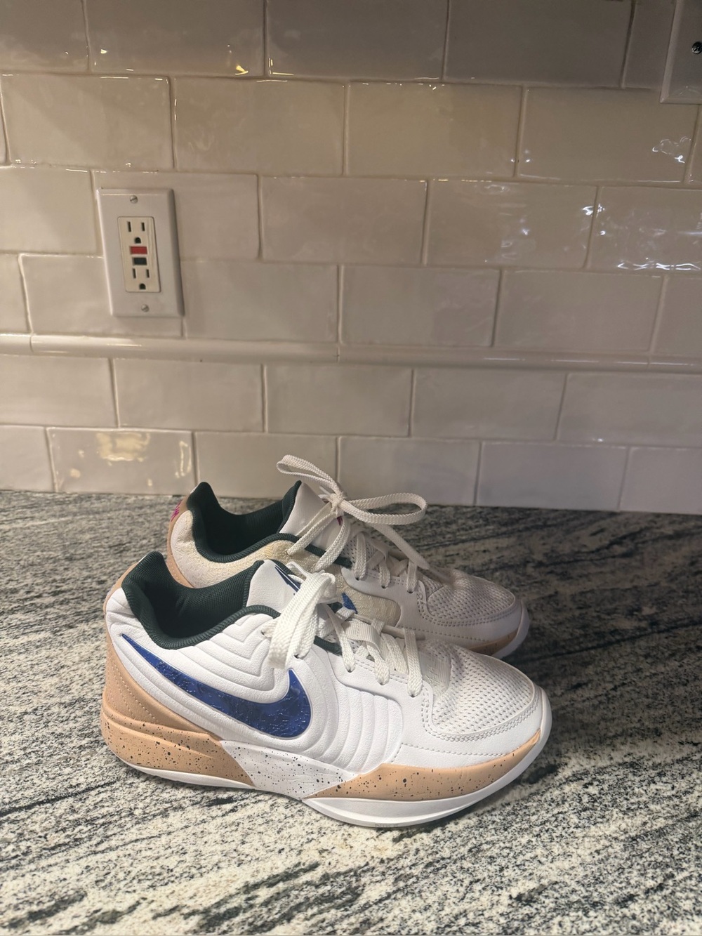 Youth Nike JA 2 In the Woods Size 6/Women’s 7.5